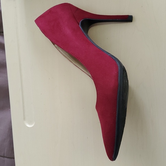 Sam & Libby Faux Suede Red 4" Heels Size 8 - Picture 6 of 6